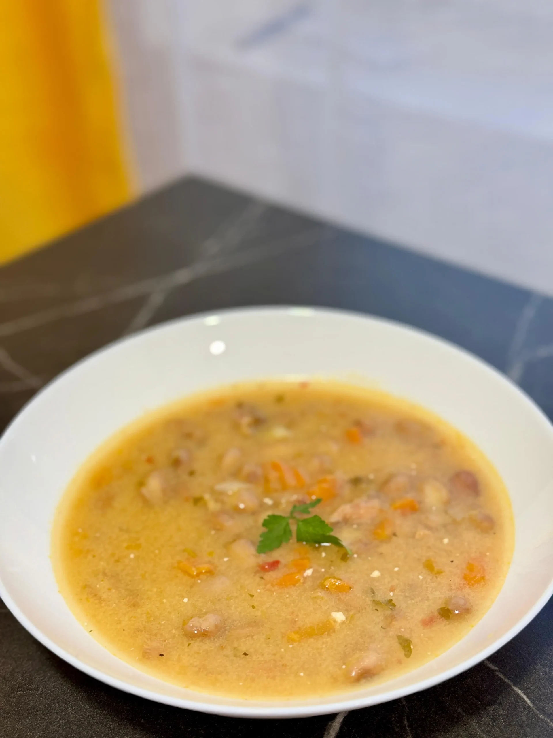 ciorba de fasole cu afumatura