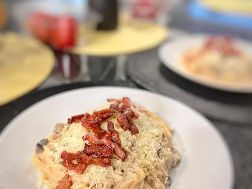 spaghete cu bacon si ciuperci
